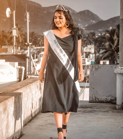 Priyanka Sahu Small Town Girl Dreams Big To Achieve Her Goals Is  Winner Of Many Pageant And Subtitles