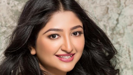 Singer Bhoomi Trivedi Thanks Amit Trivedi  Team As Ghani Cool Chori Gets Over 10M Views