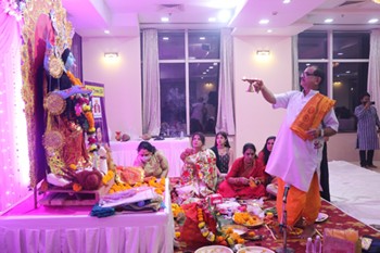 Mrs  Kajal Ghosh Rochwani  Founder of Royal Femme Club  organized Kaali Puja  At Andheri West. Dr  Bharati Lavekar – MLA  Versova Vidhaan Sabha Was Honorable Chief Guest
