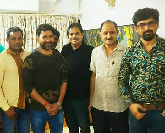 दिनेशलाल यादव निरहुआ कर रहे हैं 15 दिन से भोजपुरी फ़िल्म “गोबर धन” की शूटिंग प्रतापगढ़ में