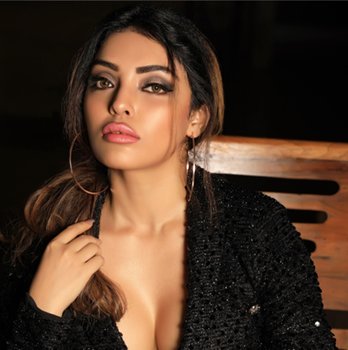 Rianna Ray’s Stunning Photoshoot By Photographer Maya Singh