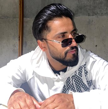 Discover The Mesmerizing Sound Of Yatan Sharma – A Journey Through Soulful Melodies