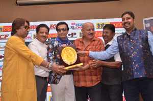 Grand Organization Of Mahatma Gandhi  Ratna Award 2023 In Mumbai By  The Man With Midas Touch  Dr Krishna Chouhan  On Gandhi Jayanti