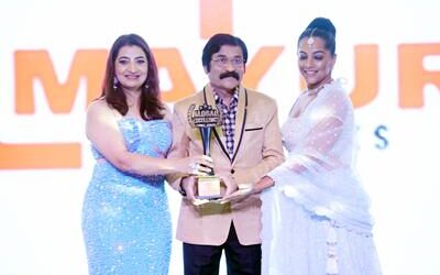 Actress Meghna Naidu –  Priya Pathak  Honored With Miss Global Queen Award. Showstopper Was Sana Imran Khan And Brand Ambassador Urvas  Graced The Event