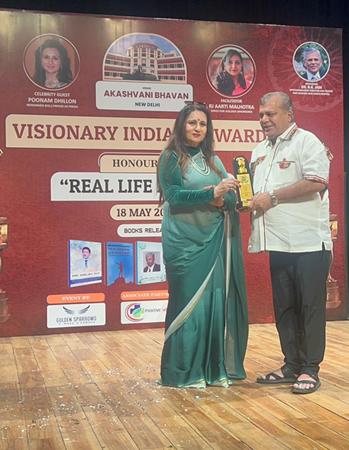 Social Worker Honoured With VISIONARY INDIAN AWARD Ram Kumar Pal – Journeyed From Mumbai To Delhi To Receive National Recognition
