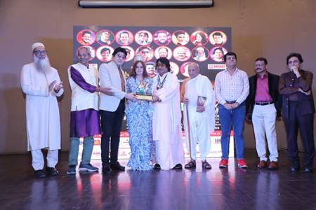 Dr.  Krishna Chouhan Hosted The 5th “Mahatma Gandhi Ratna Award 2025” In Mumbai