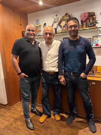 Dilip Soni A Welknown Film Distributor From Production To Distribution The Untold Story