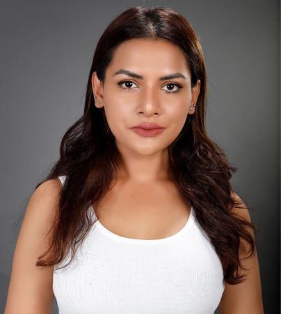 Model Roshni Bano Photoshoot In Mumbai